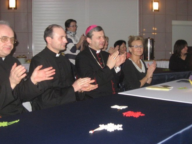 Biskup Bronakowski z wizytą w ostrołęckiej „dziesiątce” [27.01.2014] - zdjęcie #17 - eOstroleka.pl