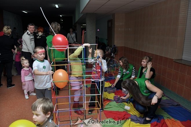 Choinka dla dzieci z osiedla Starosty Kosa [ZDJĘCIA] - zdjęcie #13 - eOstroleka.pl