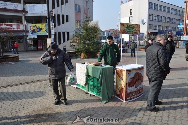 Tłusty Czwartek: Zawody w jedzeniu pączków na czas [27.02.2014] - zdjęcie #1 - eOstroleka.pl
