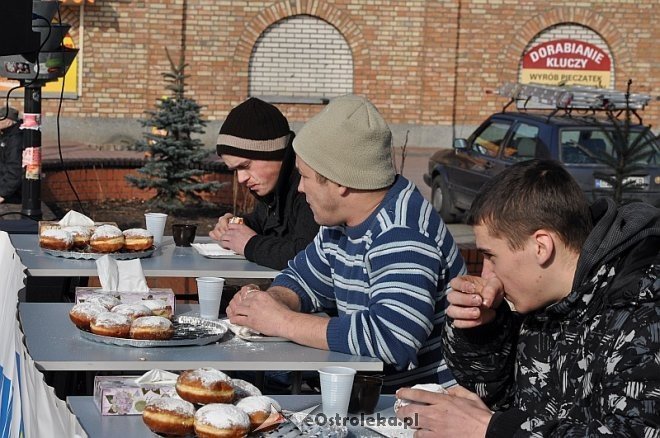 Tłusty Czwartek: Zawody w jedzeniu pączków na czas [27.02.2014] - zdjęcie #18 - eOstroleka.pl