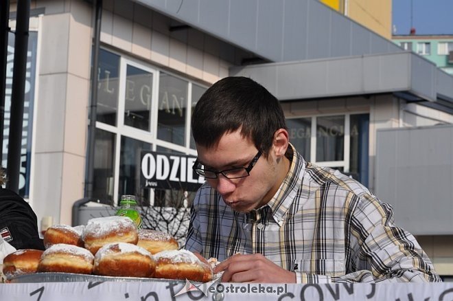Tłusty Czwartek: Zawody w jedzeniu pączków na czas [27.02.2014] - zdjęcie #35 - eOstroleka.pl