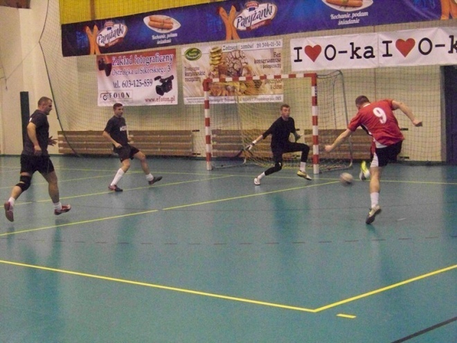 Nocna Liga Futsalu - 11. kolejka (07.03.2014) - zdjęcie #24 - eOstroleka.pl