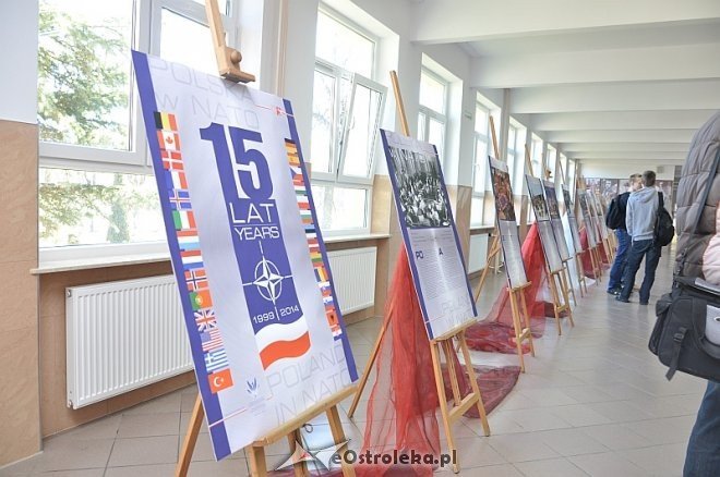 „15 Lat Polski w NATO” – wystawa historyczna [12.03.2014] - zdjęcie #1 - eOstroleka.pl