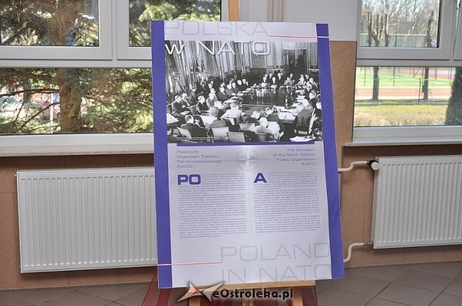 „15 Lat Polski w NATO” – wystawa historyczna [12.03.2014] - zdjęcie #2 - eOstroleka.pl