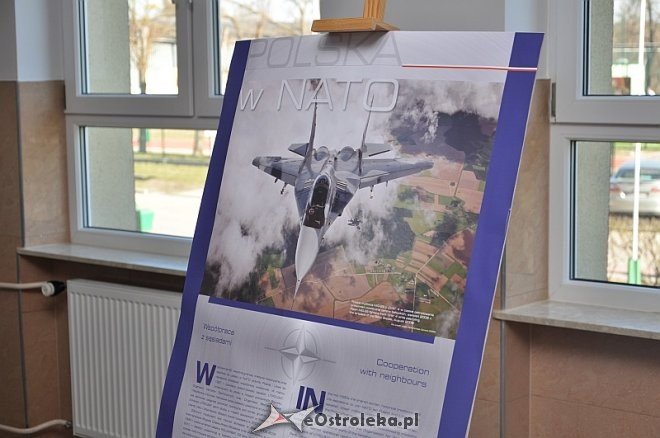 „15 Lat Polski w NATO” – wystawa historyczna [12.03.2014] - zdjęcie #9 - eOstroleka.pl