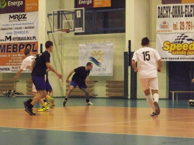 Nocna Liga Futsalu - 12. kolejka (14.03.2014) - zdjęcie #6 - eOstroleka.pl
