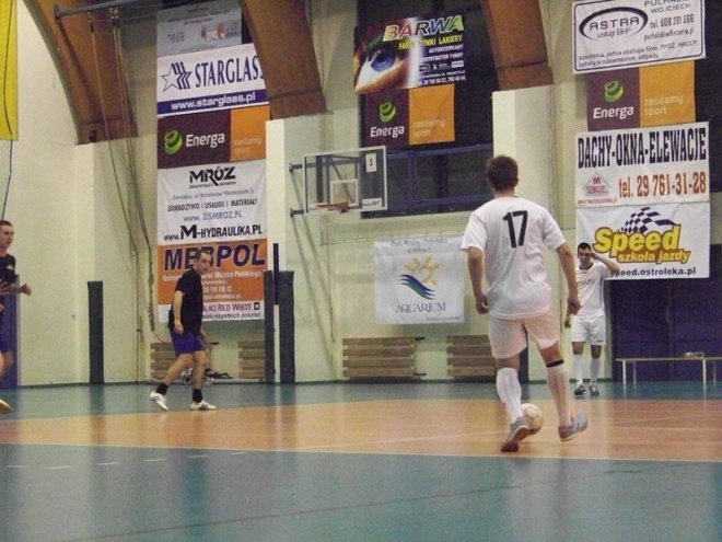 Nocna Liga Futsalu - 12. kolejka (14.03.2014) - zdjęcie #8 - eOstroleka.pl