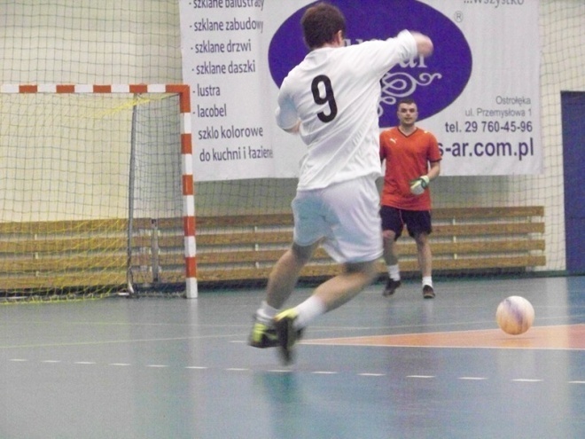Nocna Liga Futsalu - 12. kolejka (14.03.2014) - zdjęcie #25 - eOstroleka.pl