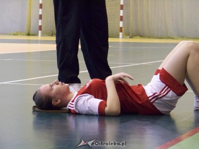 XII Mistrzostwa Miasta Ostrołęki Szkół Średnich w koszykówce kobiet (30.03.2014) - zdjęcie #47 - eOstroleka.pl