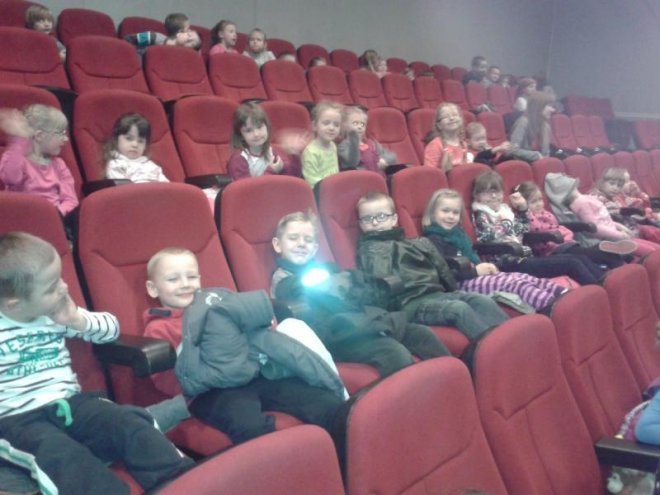 Przedszkolaki z Goworowa odwiedziły teatr [01.03.2014] - zdjęcie #5 - eOstroleka.pl