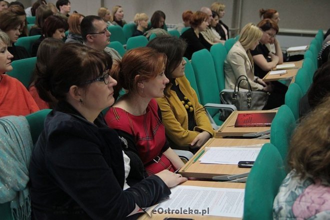 Konferencja pn. „Wspomaganie rozwoju dzieci z autyzmem” [07.04.2014] - zdjęcie #9 - eOstroleka.pl