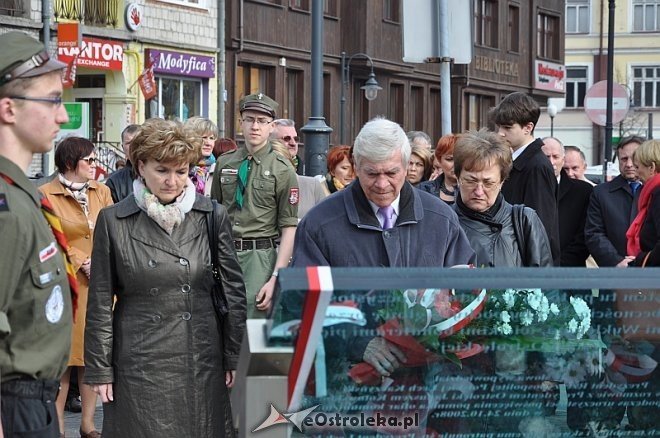 Miejskie obchody 4. rocznicy katastrofy smoleńskiej [10.04.2014]  - zdjęcie #34 - eOstroleka.pl