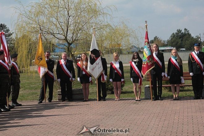 Miejskie obchody 4. rocznicy katastrofy smoleńskiej [13/04/2014] - zdjęcie #25 - eOstroleka.pl
