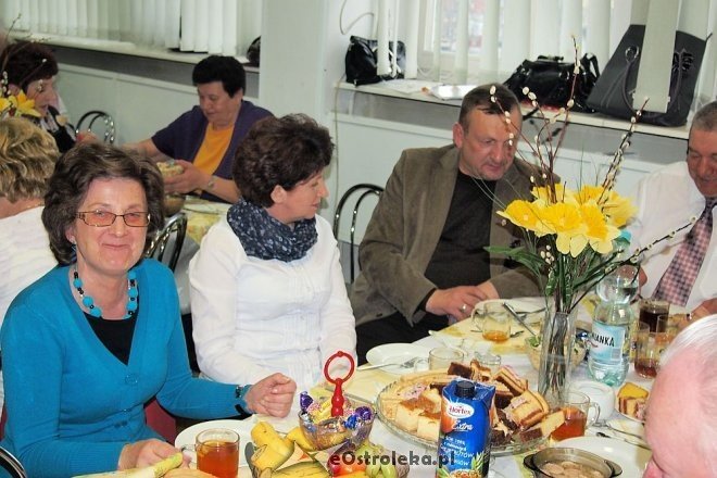 Wielkanocne spotkanie Klubu Seniora „Wrzos” [13.04.2014] - zdjęcie #10 - eOstroleka.pl