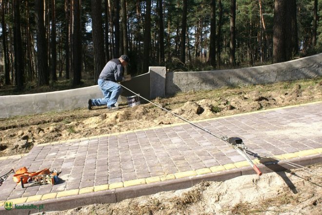 Trwa renowacja pomnika Szwedzkiego w Kadzidle [15.04.2014] - zdjęcie #5 - eOstroleka.pl
