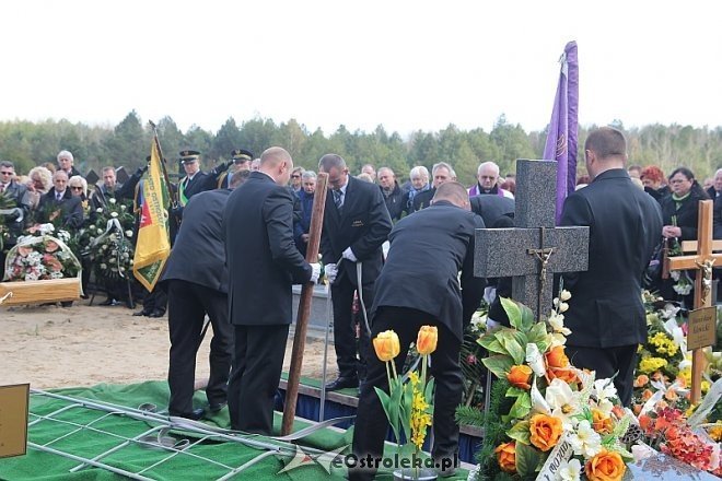 Pogrzeb śp. radnego Sławomira Kot [15.04.2014] - zdjęcie #73 - eOstroleka.pl