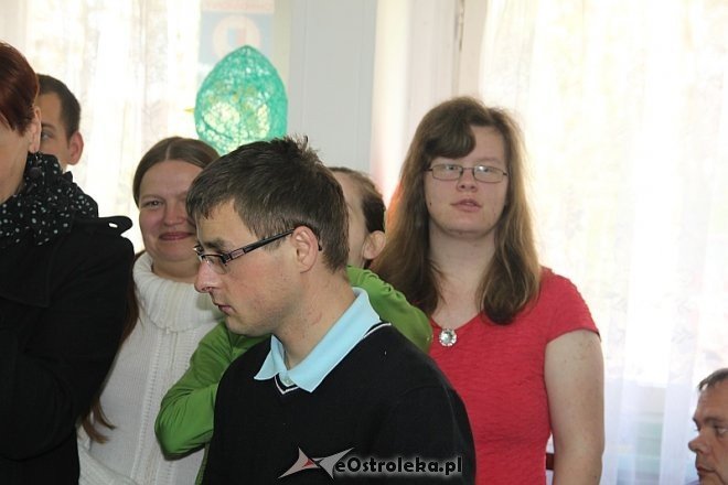 Kiermasz prac Warsztatów Terapii Zajęciowej „Tacy Sami” [16.04.2014] - zdjęcie #23 - eOstroleka.pl