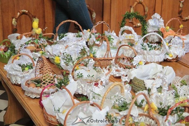 Koszyczki wielkanocne w ostrołęckich kościołach [19.04.2014] - zdjęcie #26 - eOstroleka.pl