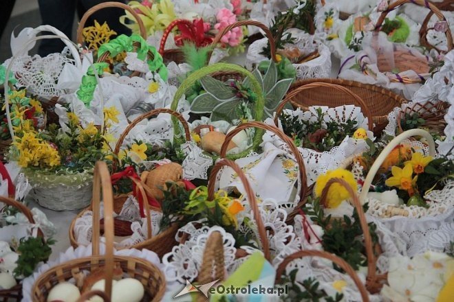 Koszyczki wielkanocne w ostrołęckich kościołach [19.04.2014] - zdjęcie #38 - eOstroleka.pl