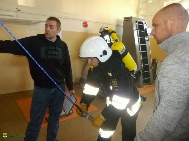 Test w komorze dymnej dla strażaków z Kadzidła [ZDJĘCIA] - zdjęcie #7 - eOstroleka.pl