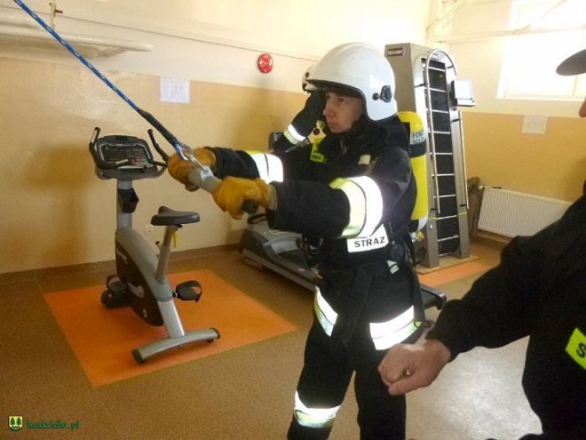 Test w komorze dymnej dla strażaków z Kadzidła [ZDJĘCIA] - zdjęcie #8 - eOstroleka.pl