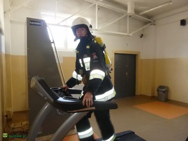 Test w komorze dymnej dla strażaków z Kadzidła [ZDJĘCIA] - zdjęcie #10 - eOstroleka.pl