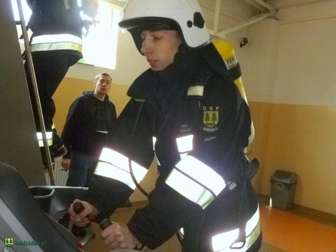 Test w komorze dymnej dla strażaków z Kadzidła [ZDJĘCIA] - zdjęcie #27 - eOstroleka.pl