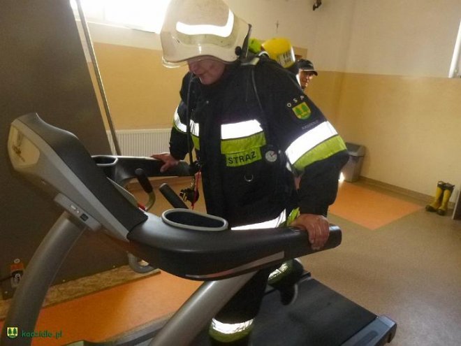 Test w komorze dymnej dla strażaków z Kadzidła [ZDJĘCIA] - zdjęcie #16 - eOstroleka.pl