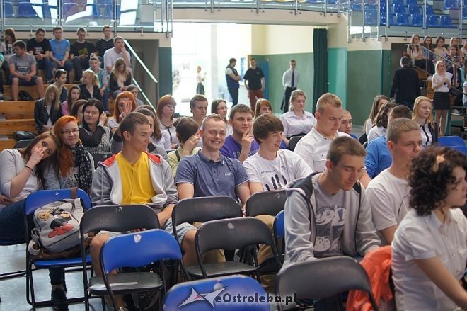 Klasy maturalne z ZSZ nr 4 zakończyły rok szkolny [25.04.2014] - zdjęcie #15 - eOstroleka.pl
