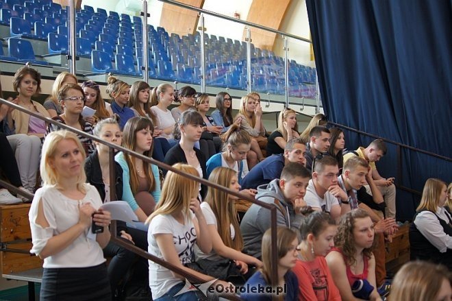 Klasy maturalne z ZSZ nr 4 zakończyły rok szkolny [25.04.2014] - zdjęcie #16 - eOstroleka.pl