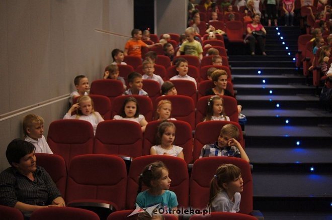 „Przygoda z piosenką” – koncert dla dzieci z cyklu Spotkań z muzyką [ZDJĘCIA] - zdjęcie #10 - eOstroleka.pl