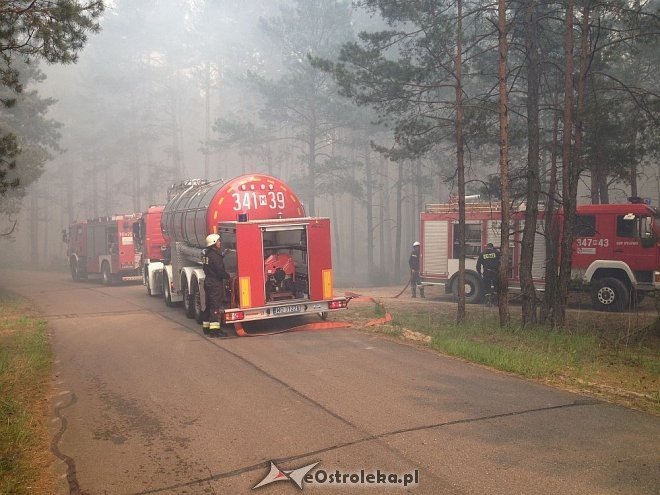 Gigantyczny pożar lasu w gminie Kadzidło [24.05.2014] - zdjęcie #74 - eOstroleka.pl
