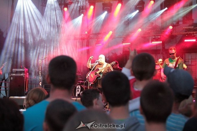 Zespół Piersi na finał wielkiego otwarcia Galerii Bursztynowej [05.06.2014] - zdjęcie #2 - eOstroleka.pl