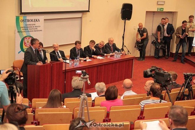 Wyjazdowe posiedzenie klubu parlamentarnego PiS w Ostrołęce [11.06.2014] - zdjęcie #12 - eOstroleka.pl