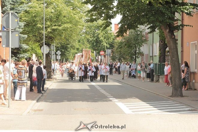 Procesja Bożego Ciała w sanktuarium pw. św Antoniego Padewskiego [19.06.2014] - zdjęcie #7 - eOstroleka.pl