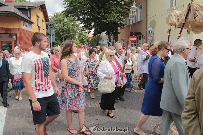 Procesja Bożego Ciała w sanktuarium pw. św Antoniego Padewskiego [19.06.2014] - zdjęcie #63 - eOstroleka.pl