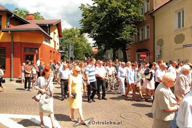 Procesja Bożego Ciała w sanktuarium pw. św Antoniego Padewskiego [19.06.2014] - zdjęcie #68 - eOstroleka.pl