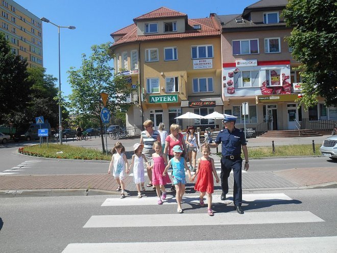 Maluchy z miejskiej „ósemki” wiedzą jak być bezpiecznym w wakacje [22.06.2014] - zdjęcie #7 - eOstroleka.pl
