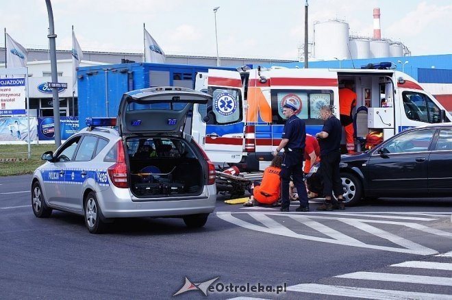 Wypadek na skrzyżowaniu I AWP i Kołobrzeskiej [18.07.2014] - zdjęcie #2 - eOstroleka.pl