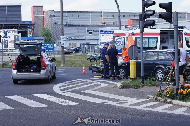 Wypadek na skrzyżowaniu I AWP i Kołobrzeskiej [18.07.2014] - zdjęcie #3 - eOstroleka.pl