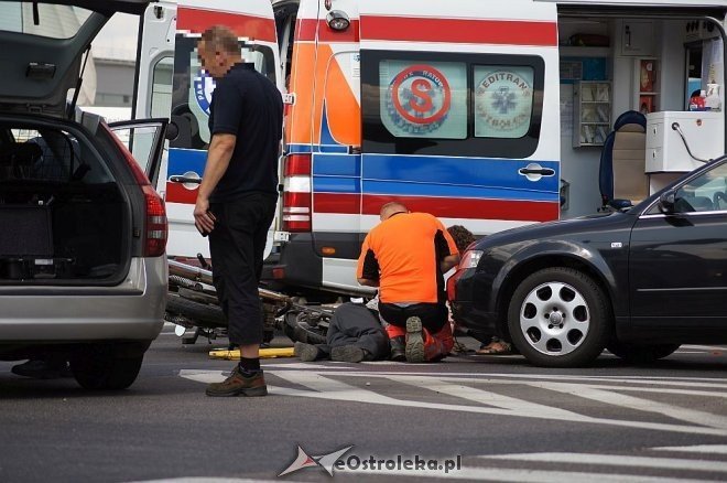 Wypadek na skrzyżowaniu I AWP i Kołobrzeskiej [18.07.2014] - zdjęcie #5 - eOstroleka.pl