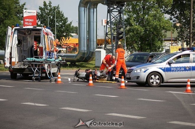 Wypadek na skrzyżowaniu I AWP i Kołobrzeskiej [18.07.2014] - zdjęcie #9 - eOstroleka.pl