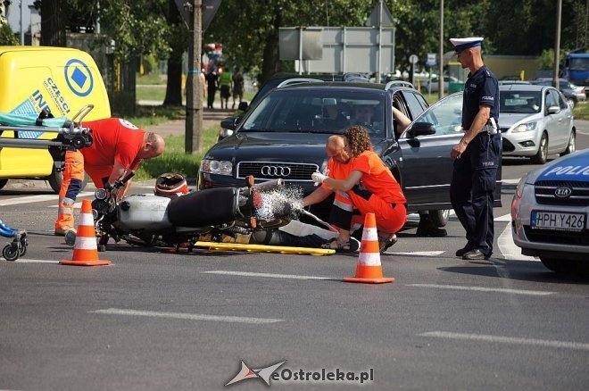 Wypadek na skrzyżowaniu I AWP i Kołobrzeskiej [18.07.2014] - zdjęcie #10 - eOstroleka.pl