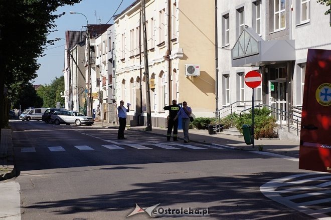 Ostrołęka: Alarmy bomowe w Prokuraturze Okręgowej i Urzędzie Skarbowym [22.07.2014] - zdjęcie #9 - eOstroleka.pl