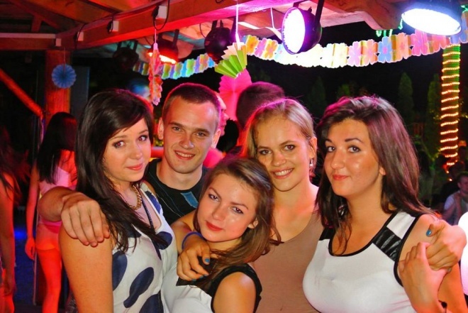 Hawajska Noc w klubie Ibiza Zalesie[26.07.2014] - zdjęcie #13 - eOstroleka.pl