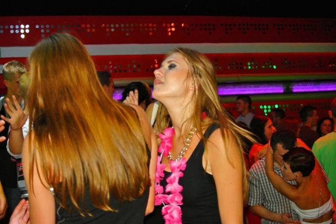 Hawajska Noc w klubie Ibiza Zalesie[26.07.2014] - zdjęcie #23 - eOstroleka.pl