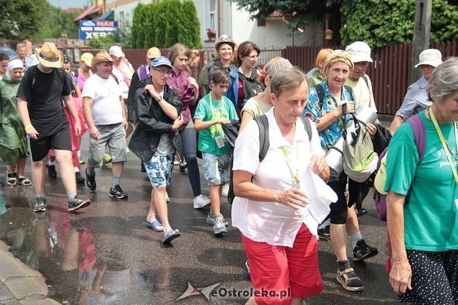 Piesza ełcka pielgrzymka na Jasną Górę zawitała do Ostrołęki [31.07.2014] - zdjęcie #27 - eOstroleka.pl
