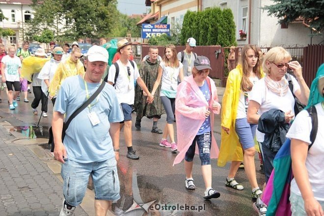 Piesza ełcka pielgrzymka na Jasną Górę zawitała do Ostrołęki [31.07.2014] - zdjęcie #31 - eOstroleka.pl