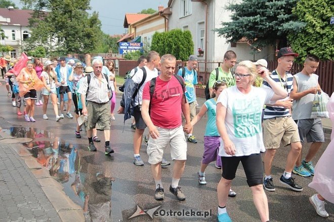 Piesza ełcka pielgrzymka na Jasną Górę zawitała do Ostrołęki [31.07.2014] - zdjęcie #35 - eOstroleka.pl