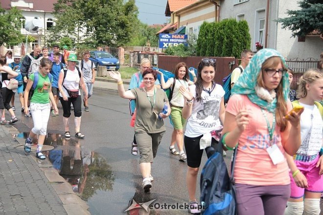 Piesza ełcka pielgrzymka na Jasną Górę zawitała do Ostrołęki [31.07.2014] - zdjęcie #41 - eOstroleka.pl